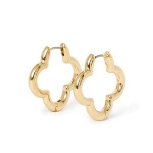 New! Tuckernuck Petite Moments Gold Clover Hoop Earrings NWOT